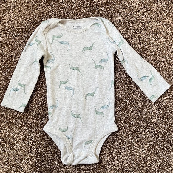 Carter's 3-Piece 18-Month Dinosaur Bundle: 1 Sweatshirt and 2 Onesies - Picture 6 of 7
